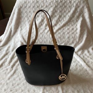 Michael Kors Black Leather Jet Set Medium Tote